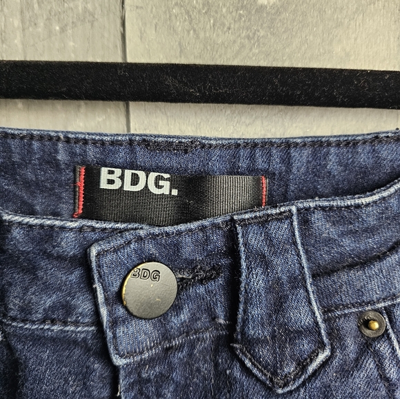 BDG Embroidered Denim Shorts 27 - Picture 3 of 7